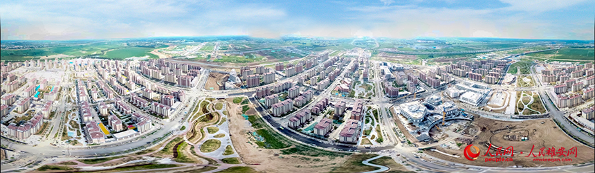 雄東片區(qū)A單元安置房及配套設(shè)施項(xiàng)目全景圖。人民網(wǎng) 宋燁文攝