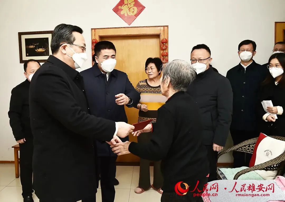 張國華在春節前赴基層走訪慰問并調研檢查安全生產和市場保供工作。劉向陽攝