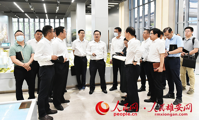 張國華調研啟動區綜合服務中心并主持召開傳達貫徹落實省委部署要求專題會議。劉向陽攝