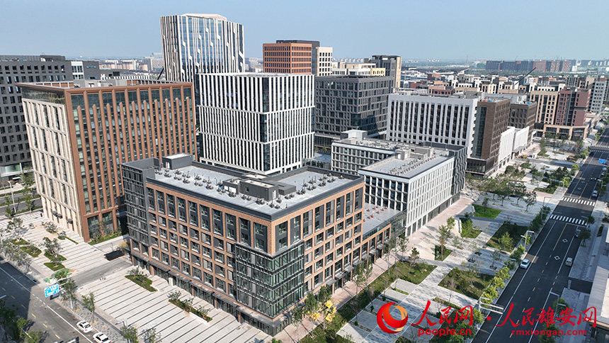 航拍河北建投·金湖未來城項目商業(yè)及辦公區(qū)域。人民網(wǎng)記者 李兆民攝